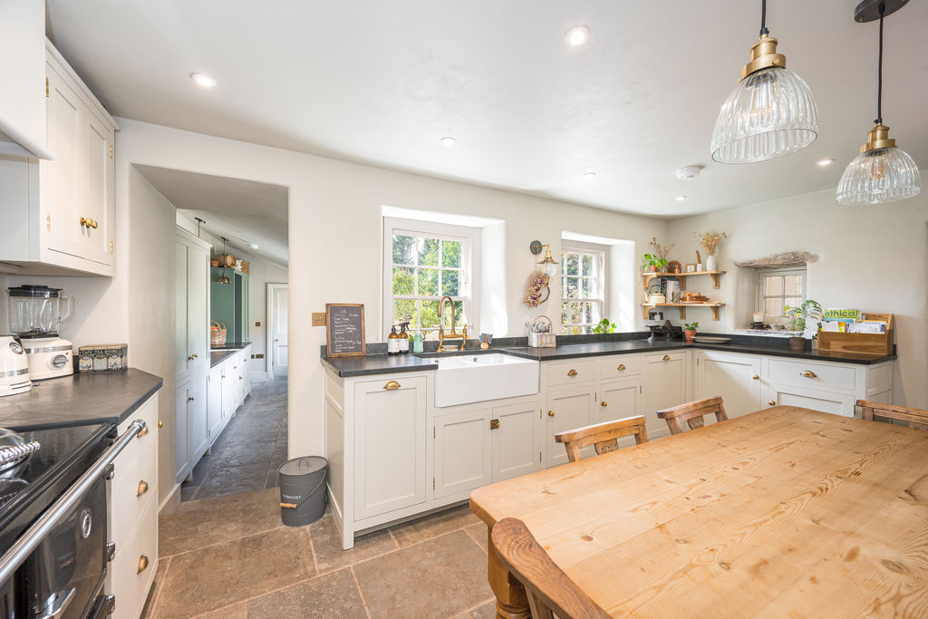 Kitchen- click for photo gallery